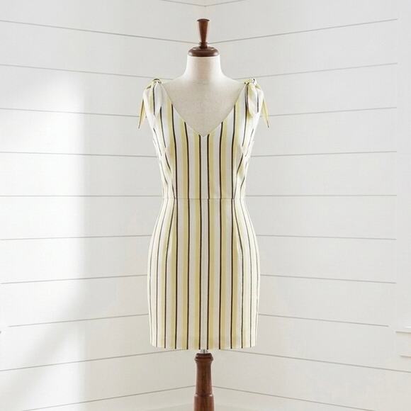 cupcakes & cashmere Dresses & Skirts - Cupcakes and Cashmere Marguerite Striped Mini Dress Sz Quiet Luxury Coastal sz4